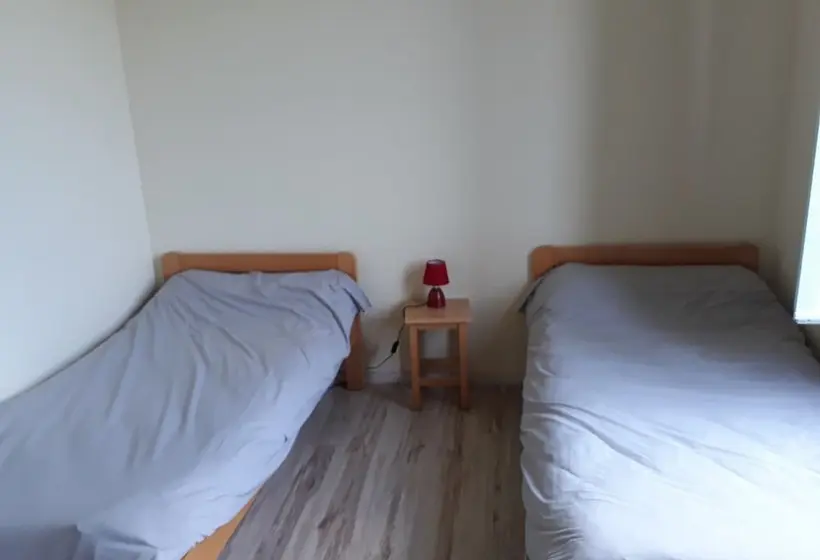エコノミートリプルルーム, Maison De La Monne