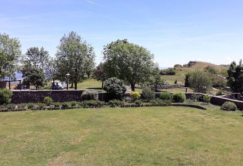 غرفة كلاسيكية ثلاثية, Maison De La Monne