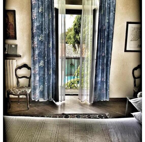 标准间带游泳池, Spineto House