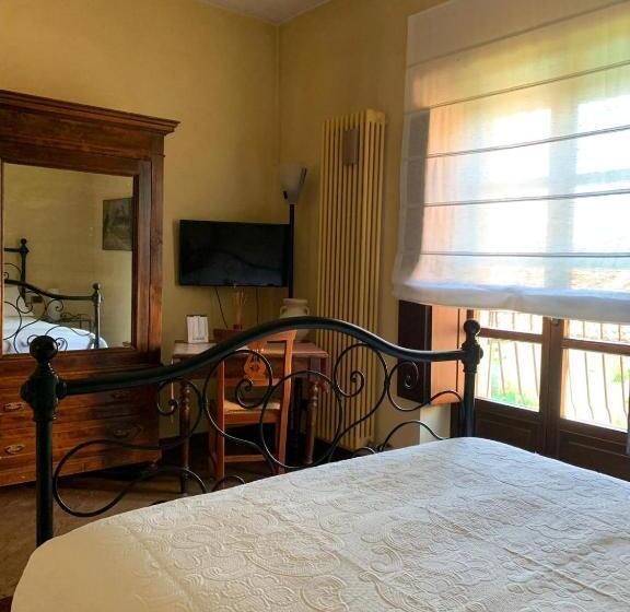 标准间带游泳池, Spineto House