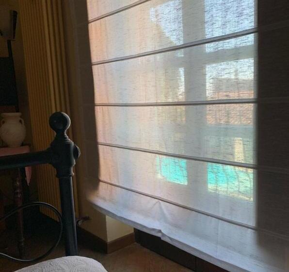 标准间带游泳池, Spineto House