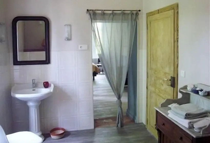 プレミアムルーム, Villa Marambat