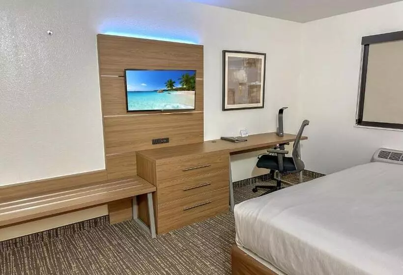 デラックススイート, Estherville Hotel & Suites