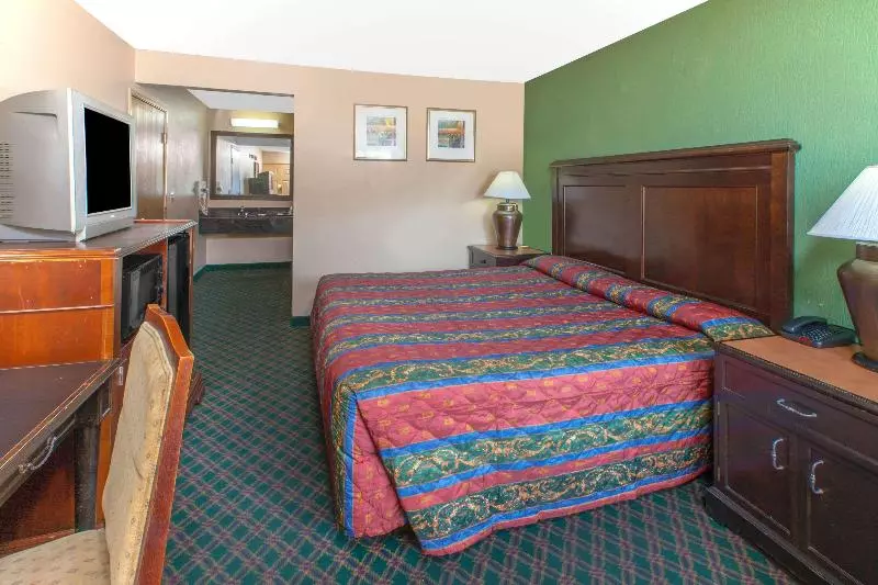 Standard Room King Size Bed