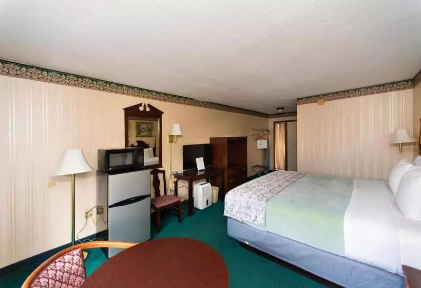 キングサイズベッドのスタンダードルーム, Ozarka Lodge