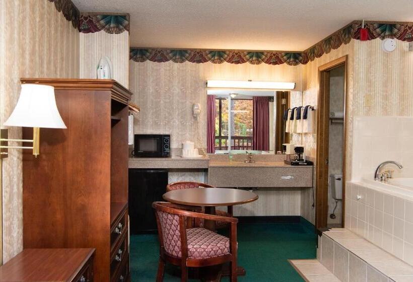 جناح سرير كينج, Ozarka Lodge