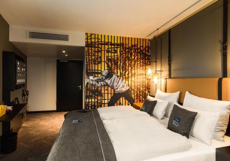 מיטת קינג בסוויטה, Super 8 By Wyndham Arlington Near At&t Stadium
