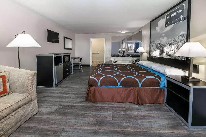 キングサイズベッドのスタンダードルーム, Super 8 By Wyndham Arlington Near At&t Stadium