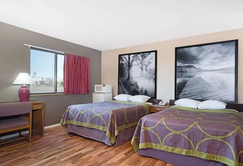 Sviitti, Super 8 By Wyndham Marshall Mn