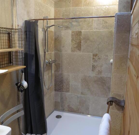 三人经典房间, Domaine De Chantemerle B Nb