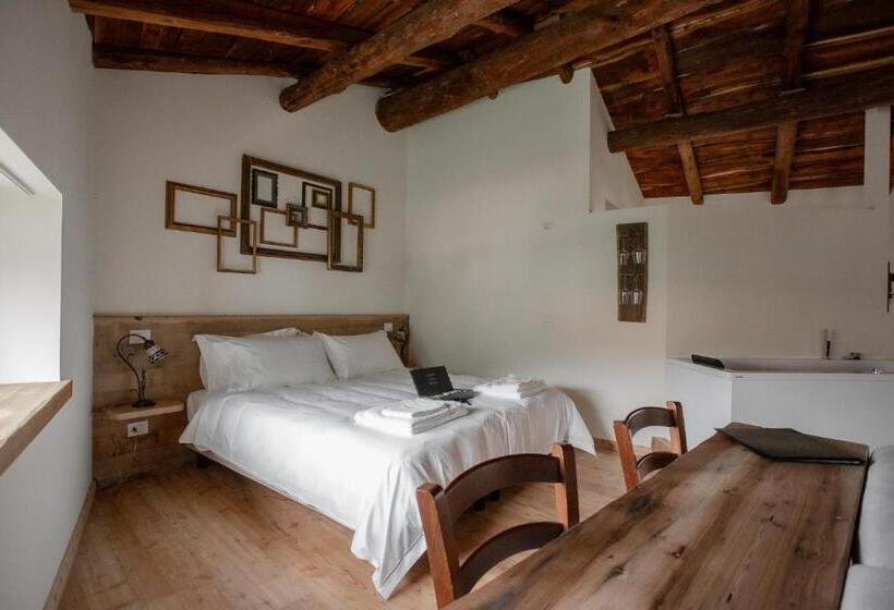 キングサイズベッドのスタンダードルーム, Foresteria Stazzona