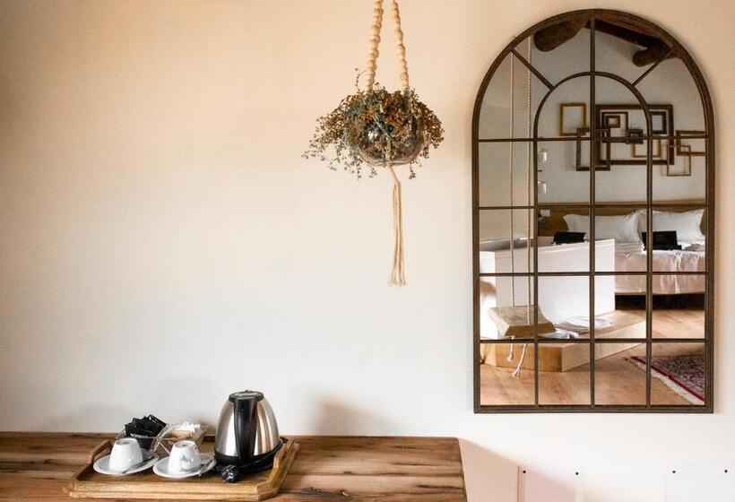 キングサイズベッドのスタンダードルーム, Foresteria Stazzona