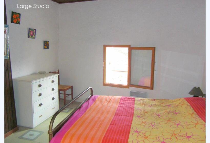 إستوديو قياسى, Maison St Georges