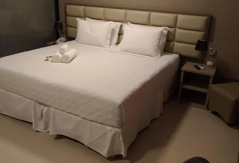 Deluxe Suite King Bed, Paracambi Top