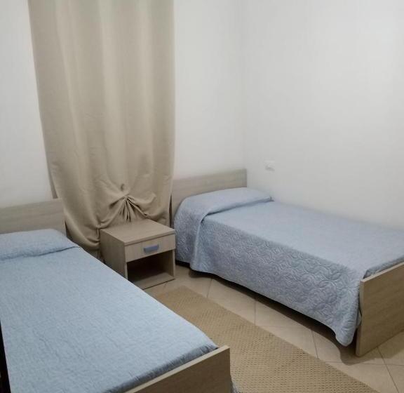 شقة غرفة واحدة مطلة على الحديقة, Is Cuccus