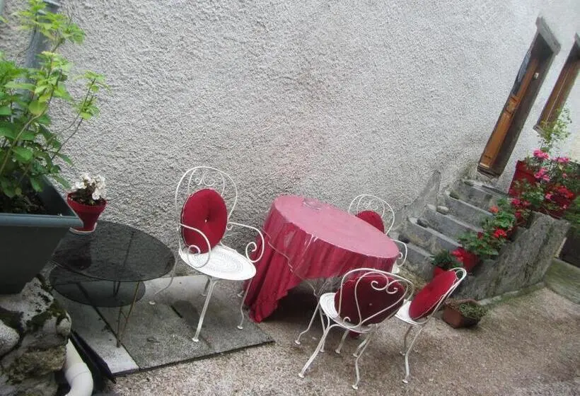 バス共有のスタンダードルーム, La Maison De Natasha