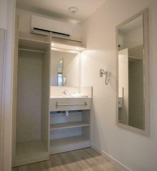 스탠다드 트리플 룸, Motel Des Landes