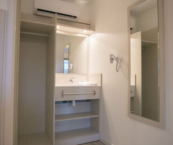 스탠다드 트리플 룸, Motel Des Landes