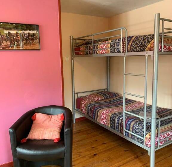 חדר משפחתי, La Merveille