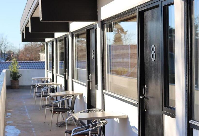 Номер Стандарт, Strandmotellet