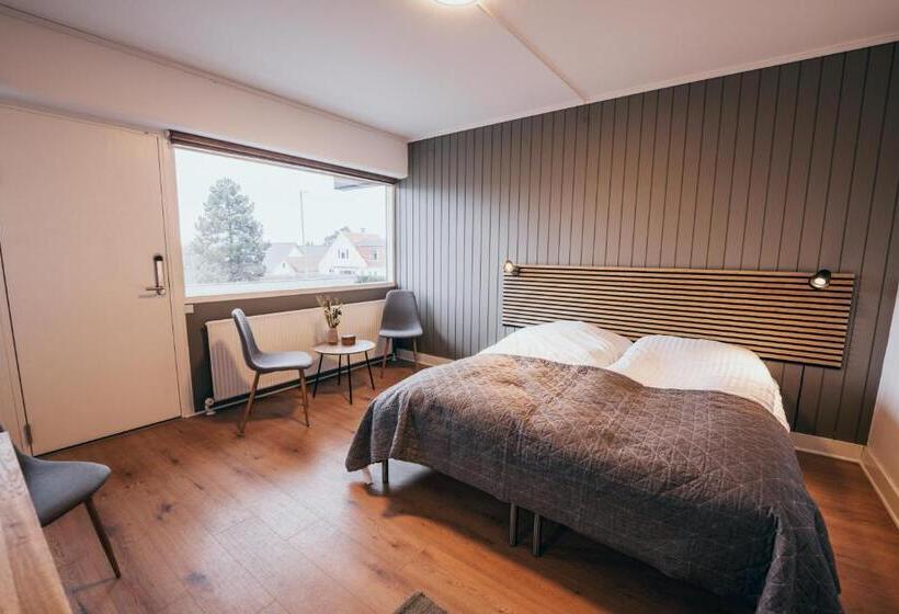 Номер Стандарт, Strandmotellet