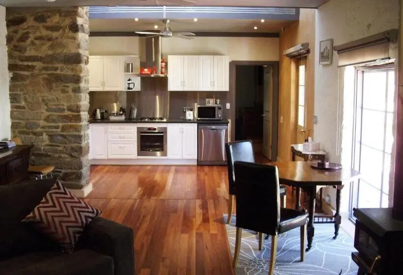 １ベッドルームハウス, 1860 Wine Country Cottages