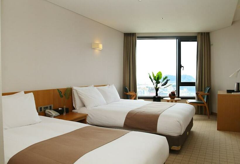デラックスの4人部屋, Jeju Hotel The M