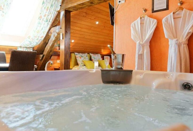 带按摩浴盆的套房, La Ferme Briarde