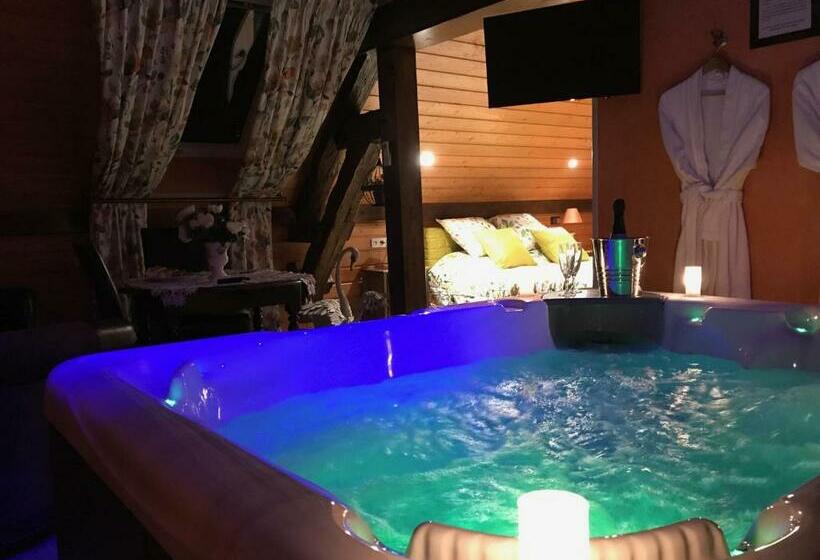 带按摩浴盆的套房, La Ferme Briarde