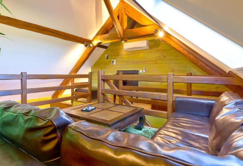 带按摩浴盆的套房, La Ferme Briarde