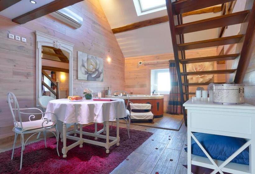 带按摩浴盆的套房, La Ferme Briarde