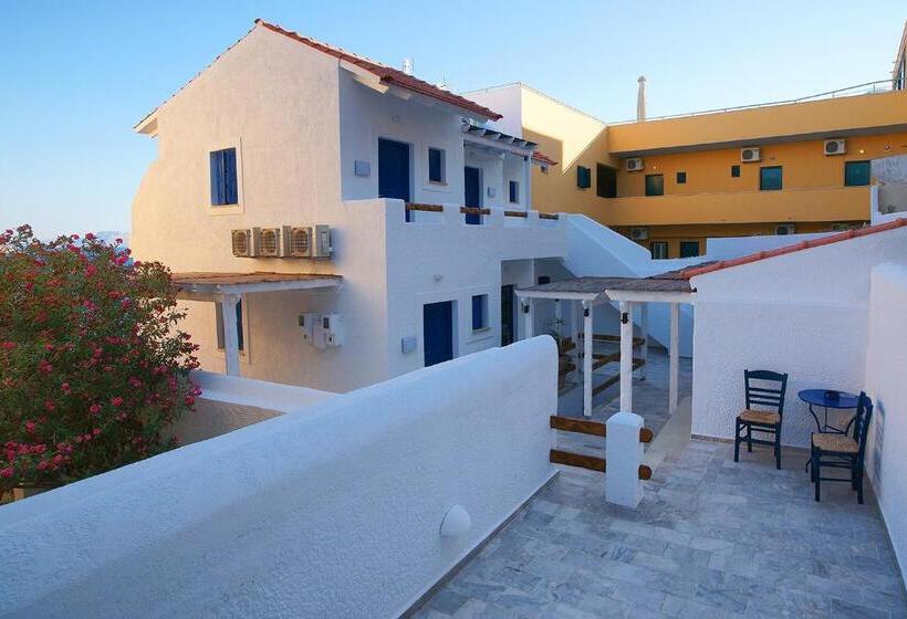 חדר דלוקס נוף לים, La Playa Boutique Apartments