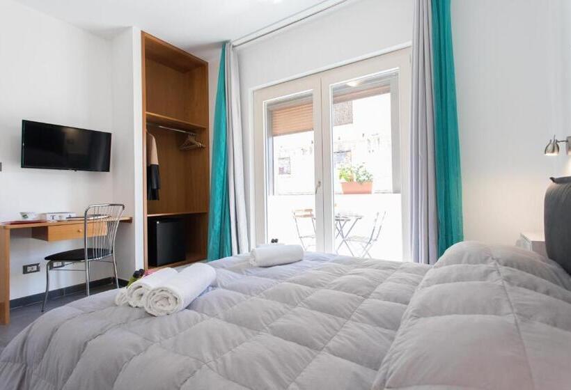 اتاق استاندارد با تخت بزرگ, My Way   Rooms   Palazzo San Matteo