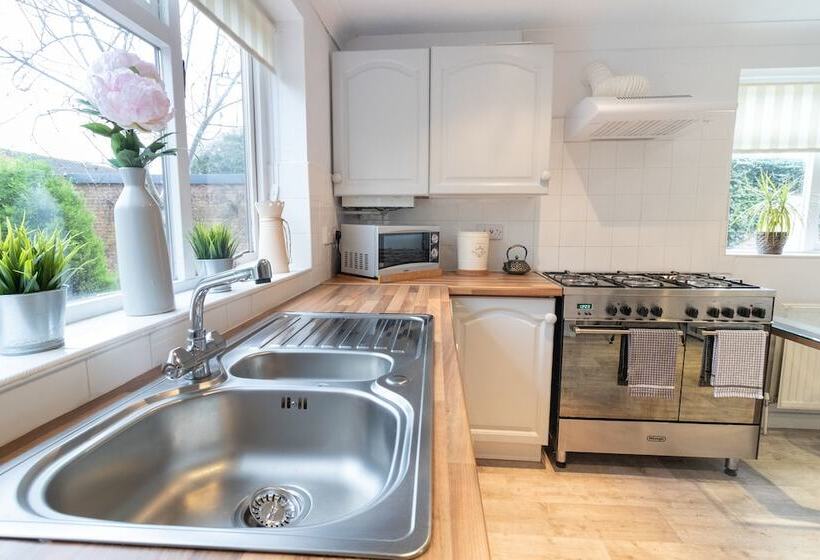 带双人床的经济房间, St Anne S Serviced Accommodation