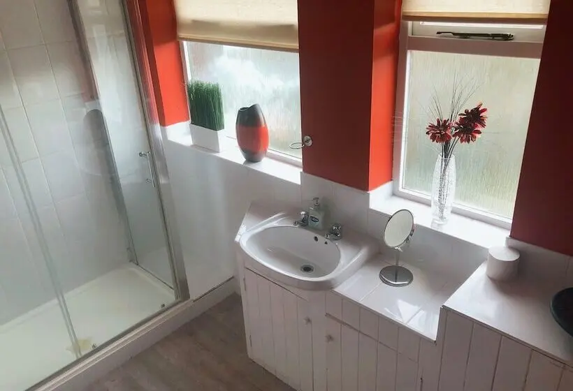 ダブルベッドのエコノミールーム, St Anne S Serviced Accommodation