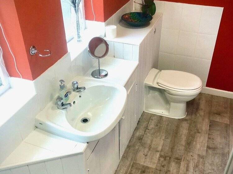 带双人床的经济房间, St Anne S Serviced Accommodation