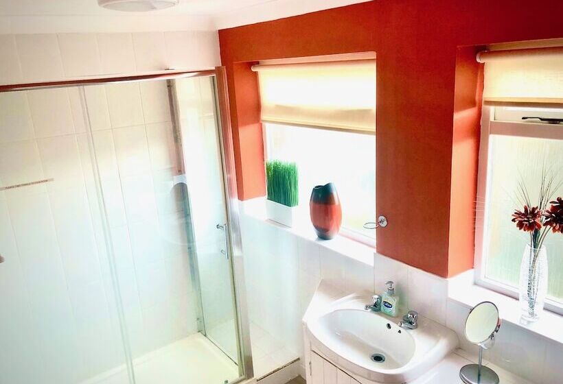 带双人床的经济房间, St Anne S Serviced Accommodation