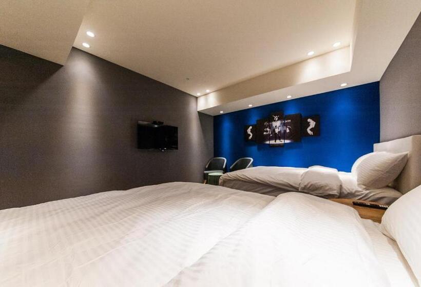 اتاق استاندارد چهار تخته, Park Ch I Inn