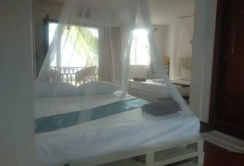 اتاق لوکس, Manoha Villa