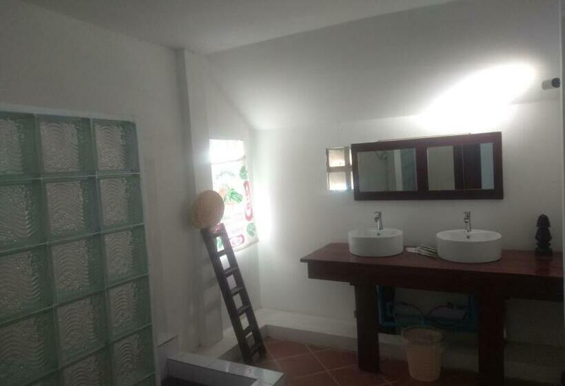 غرفة ديلوكس, Manoha Villa