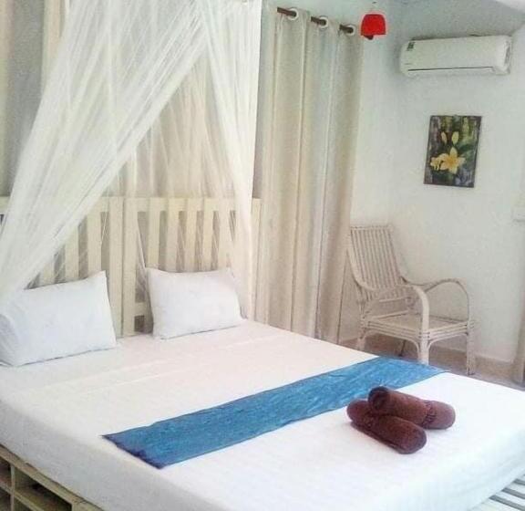 テラス付きスタンダードルーム, Manoha Villa