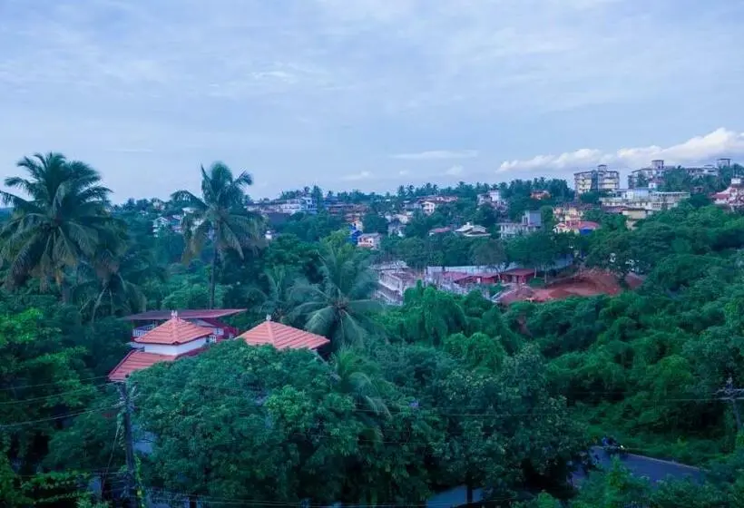 キングサイズベッドのスタンダードルーム, Spring Height Hotels Near Mall De Goa