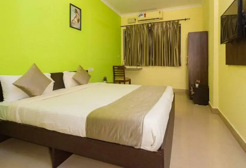 キングサイズベッドのスタンダードルーム, Spring Height Hotels Near Mall De Goa
