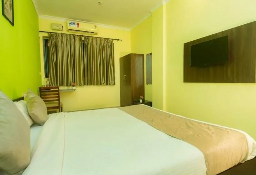 キングサイズベッドのスタンダードルーム, Spring Height Hotels Near Mall De Goa
