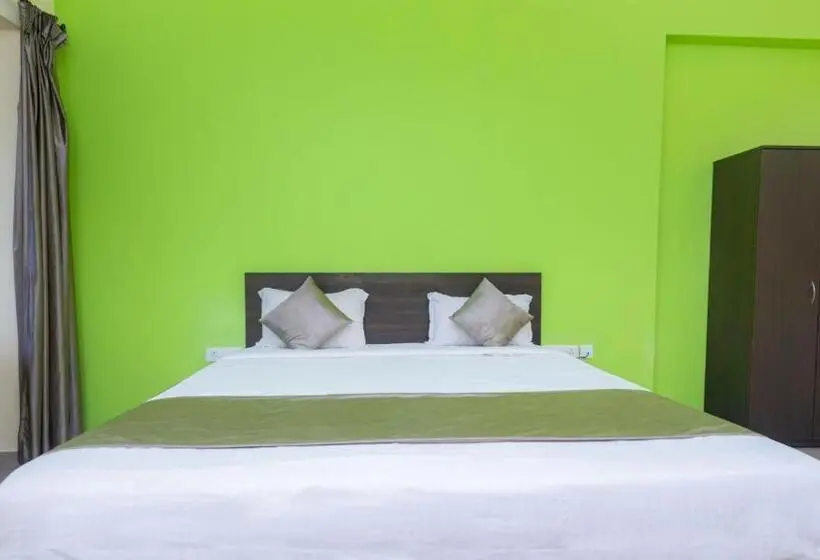 キングサイズベッドのスーペリアルーム, Spring Height Hotels Near Mall De Goa
