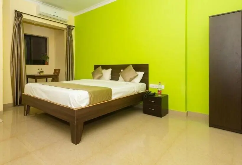 キングサイズベッドのスーペリアルーム, Spring Height Hotels Near Mall De Goa