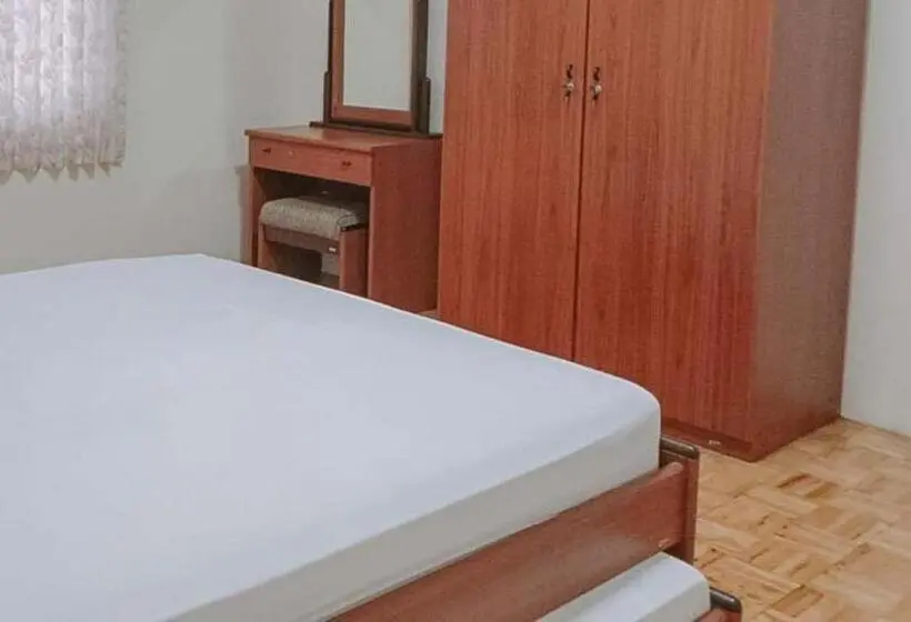Deluxe Family Room, Villa Lotus E06 Syariah Redpartner