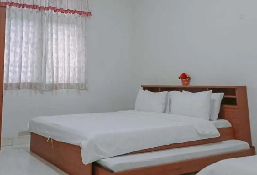 Deluxe Family Room, Villa Lotus E06 Syariah Redpartner