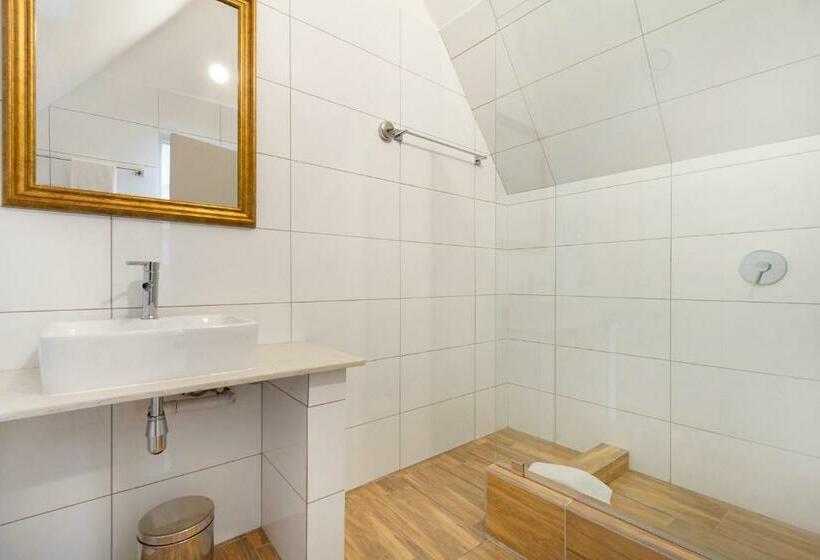 标准间, Urban Oasis Apart