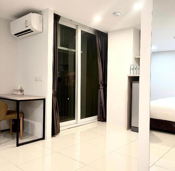 اتاق راحتی سه تخته, Bear’s Den Hotel Pattaya